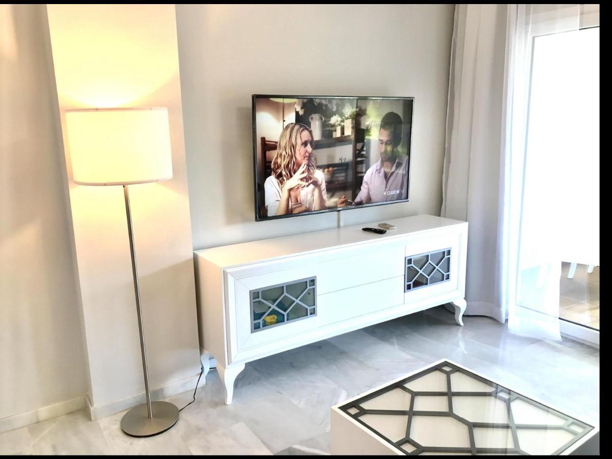 Mi Capricho Beachfront- 3-7 Apartment With Sea Views Sitio de Calahonda Buitenkant foto
